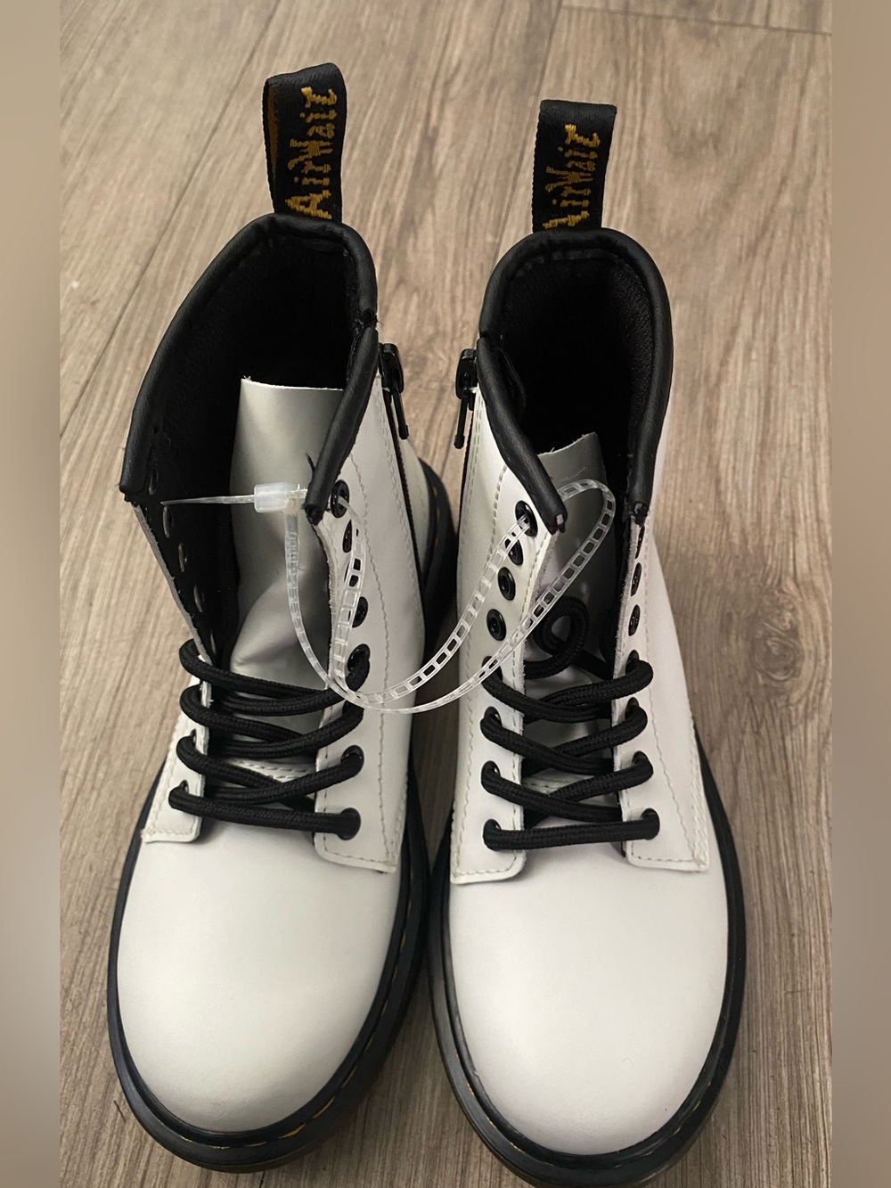 Dr. Martens Kids White Leather Lace-Up Boots with Black Trim - Picture 9 of 9